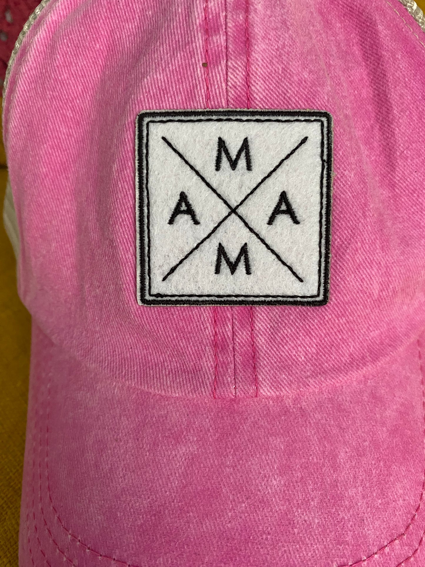 Mama hat
