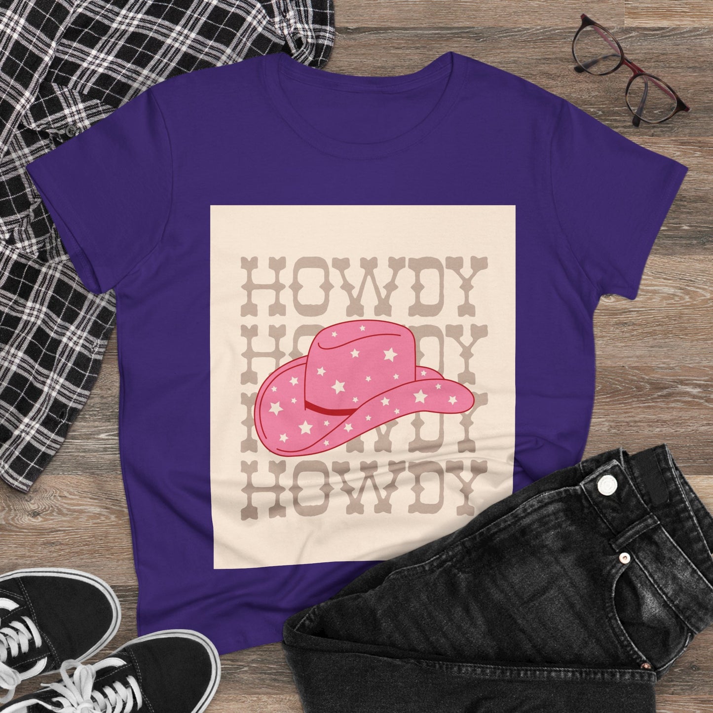 Howdy Pink Cowgirl Tee - Cute Vintage Graphic T-Shirt for Women, Casual Wear, Summer, Country Concerts, Birthday Gifts, Cute Outfits