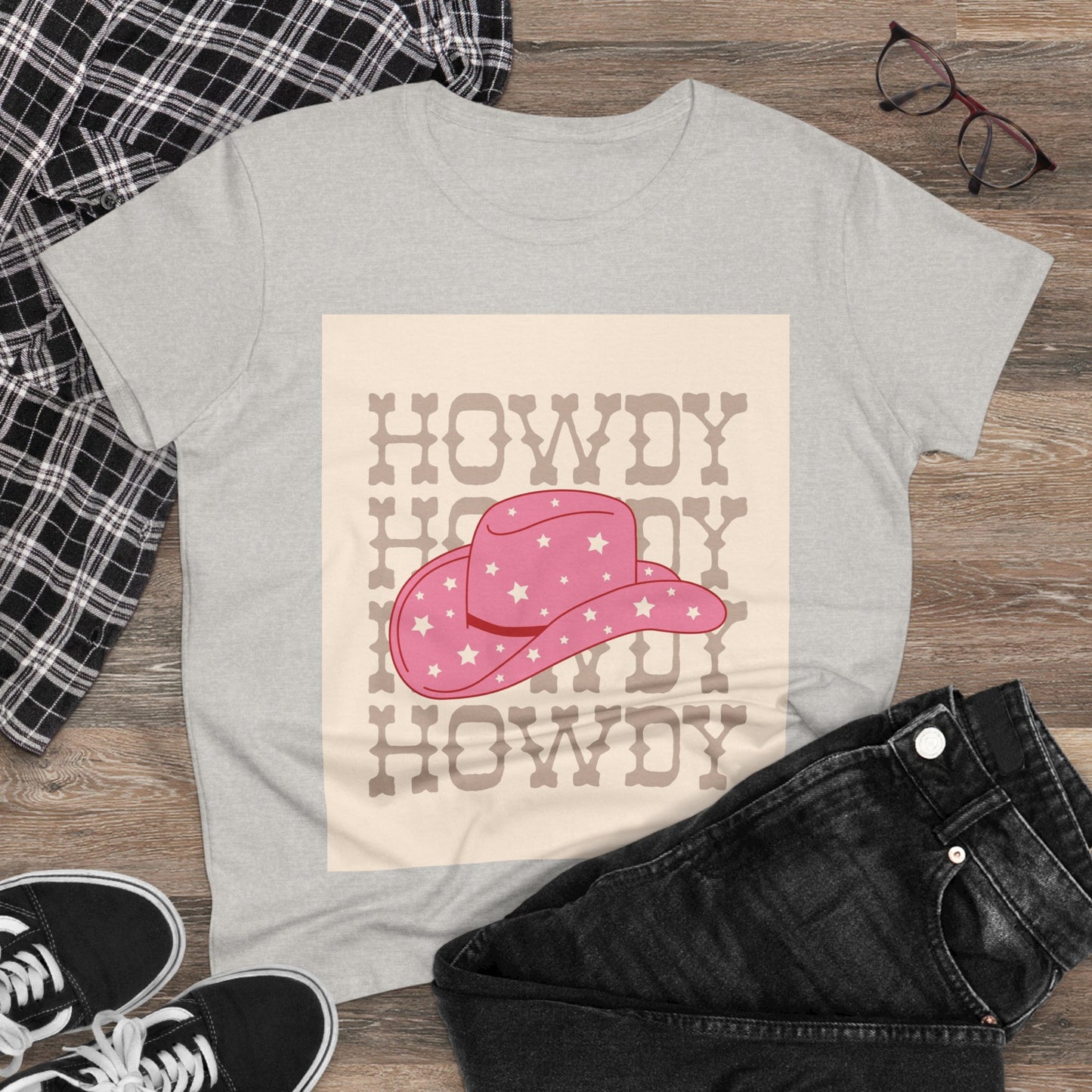 Howdy Pink Cowgirl Tee - Cute Vintage Graphic T-Shirt for Women, Casual Wear, Summer, Country Concerts, Birthday Gifts, Cute Outfits